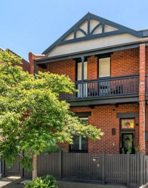 A1 Architectural Sth Melb Home Sleeps 4 Martin